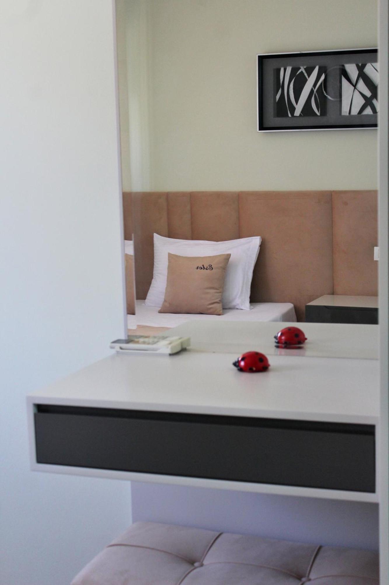 Essy'S Apartment Korce Buitenkant foto